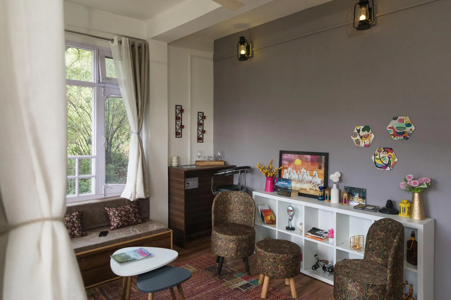 A beautifully decorated room with cozy interiors at Mohija Homestay near Shimla