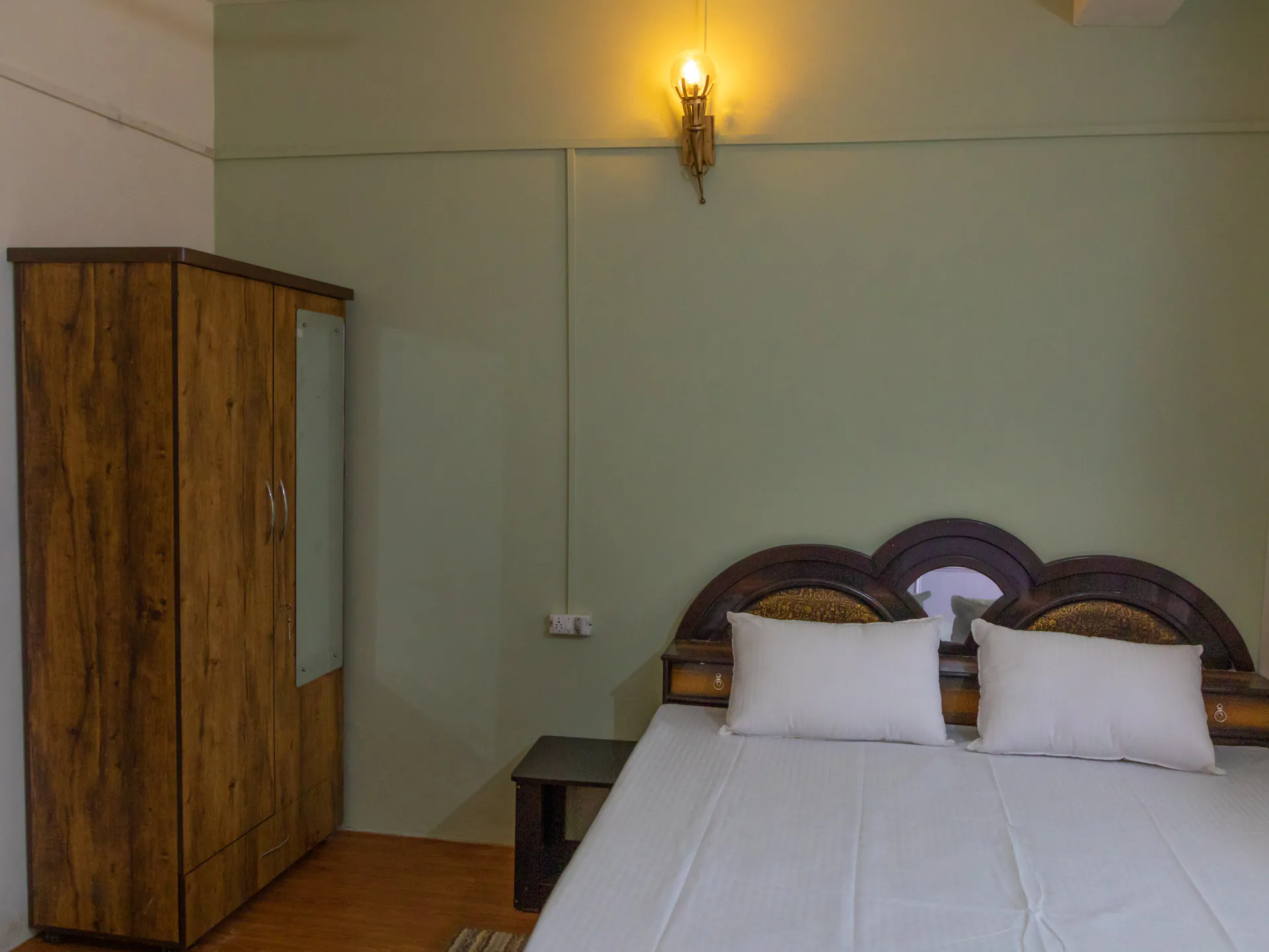 Vibrant Suite King Size Bedroom 1